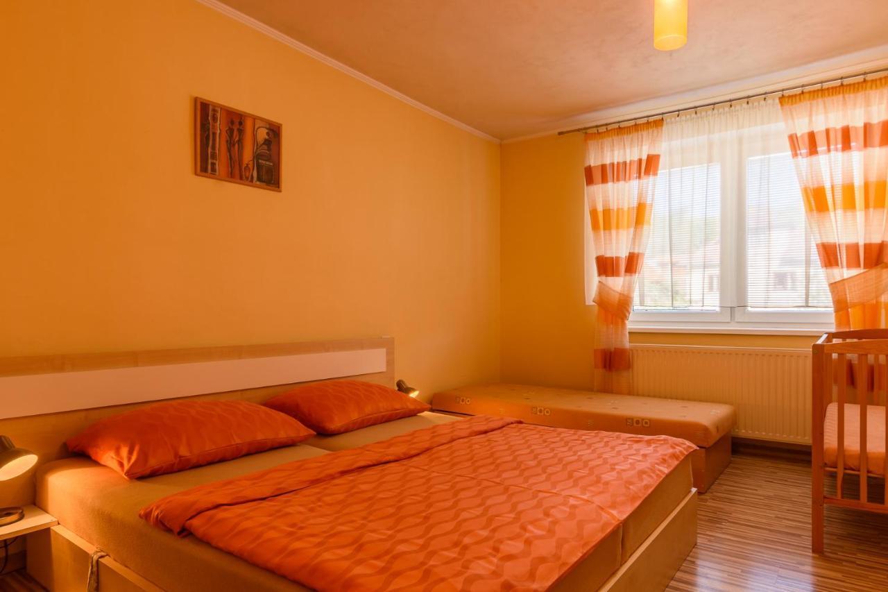 Apartman Elegant 2 Bešeňová 外观 照片